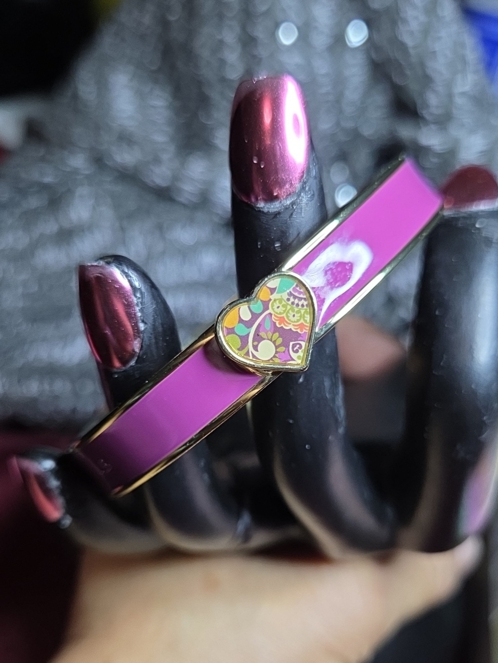 Vintage PRISTINE Vera Bradley "Plum Crazy" Enamel Heart Hinged Bangle Bracelet
